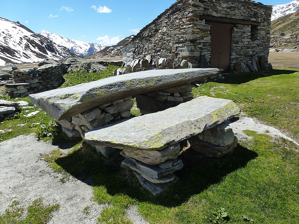 #24 Plan de la Sassière : Une bien belle table 2m40 Plan de la Sassière : Une bien belle table 2m40