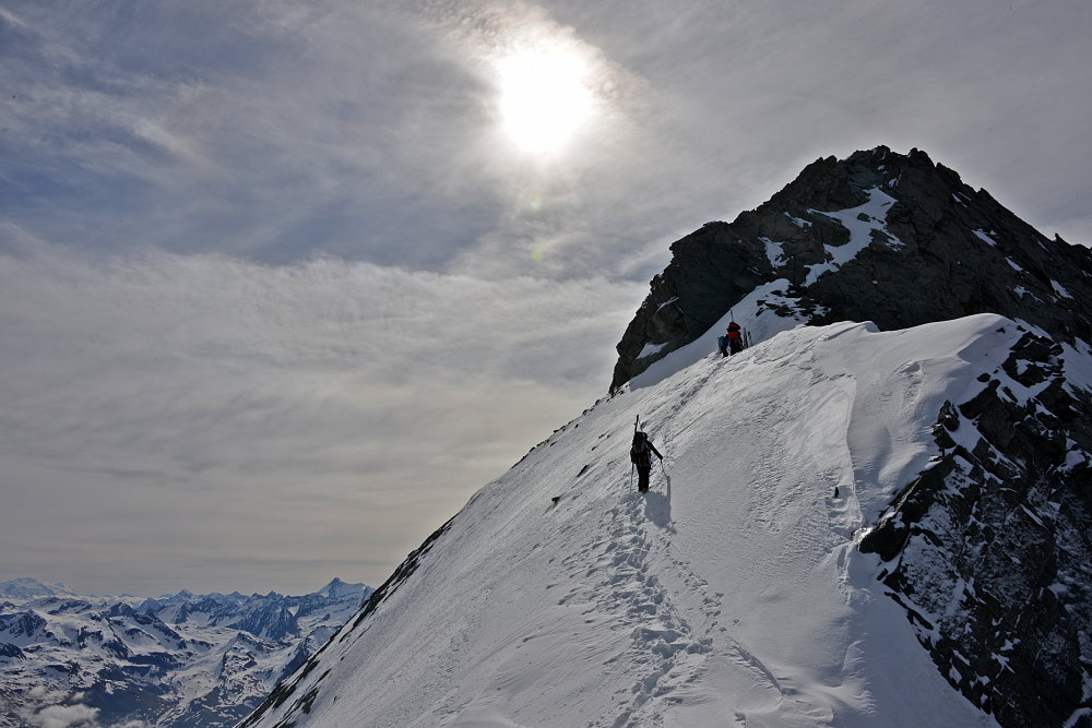 #12 Sommet : On retrouve le soleil au sommet Sommet : On retrouve le soleil au sommet