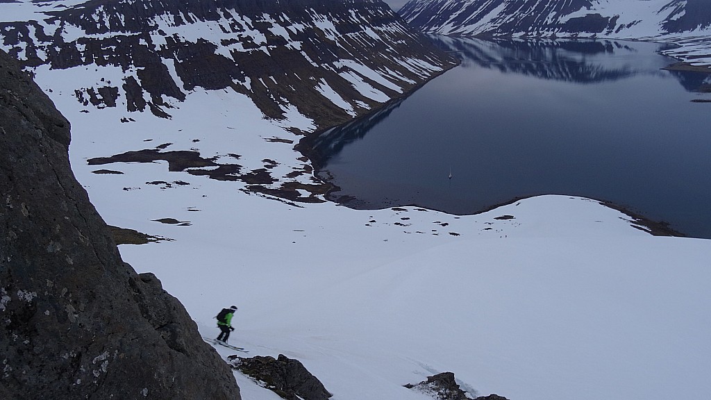 Björk aime skier... : à presque minuit !