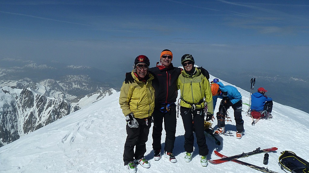La photo traditionnelle au : sommet avec Jean-Marie, Didier et Marie-Christine
