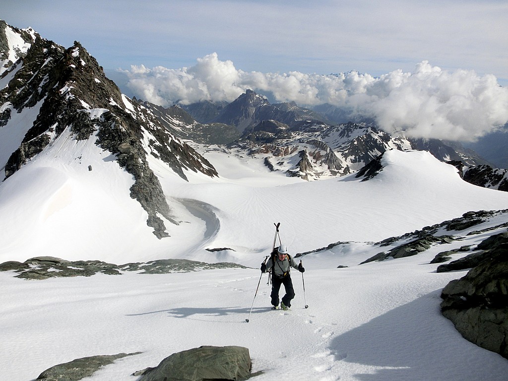 #3 Mont de Gébroulaz : arrivé au sommet avec le glacier du Gébroulaz en toile de fond Mont de Gébroulaz : arrivé au sommet avec le glacier du Gébroulaz en toile de fond
