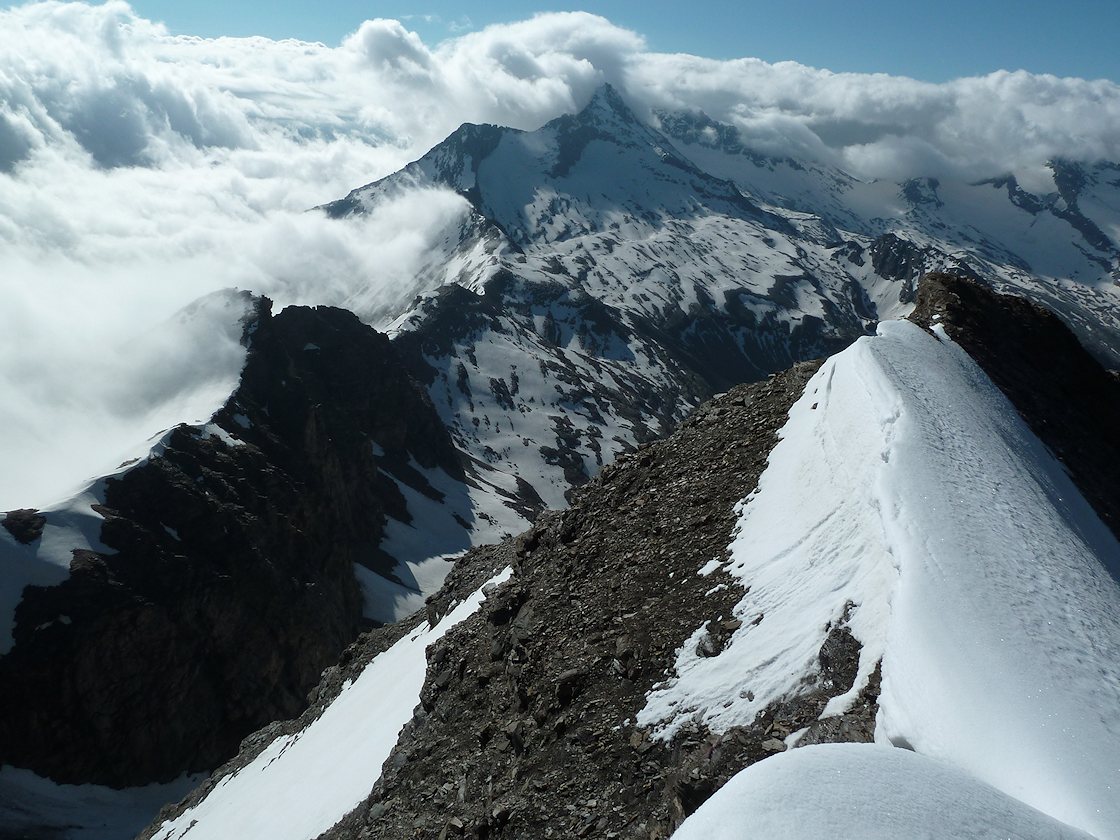 Grande Aiguille Rousse : Depuis le sommet, vue sur le groupe des Levanna