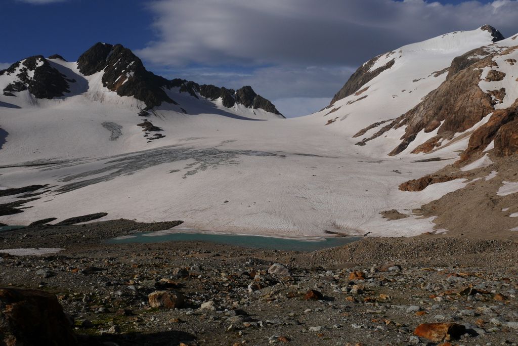 #6 Etendard : Courte partie sèche versant sud de la moraine jusqu Etendard : Courte partie sèche versant sud de la moraine jusqu'en front de glacier