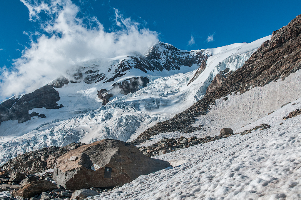 Punta-Gnifetti-2014 : Depuis le Refuge Mantova, la vue sur Cresta del Naso, début de l'arête qui mène au Lyskamm