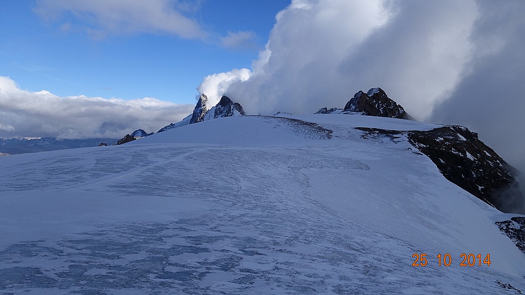 On voit que le vent a oeuvré : beaucoup de glace