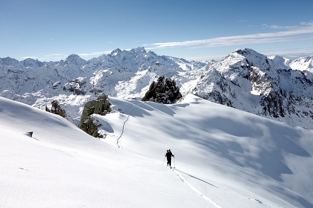 #5 La messe est dite... : .. on va descendre par la N La messe est dite... : .. on va descendre par la N