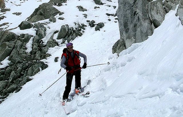 #8 Moms à la sortie du couloir : Il était bien bon a skier ce petit couloir! Moms à la sortie du couloir : Il était bien bon a skier ce petit couloir!