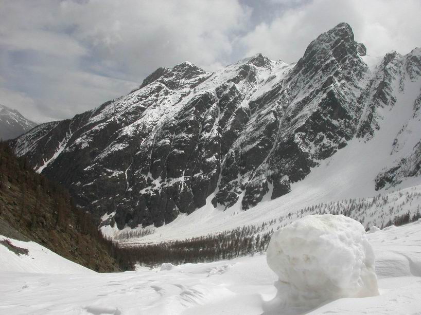 #3 Au dessus du lac de la douche : On voit bien le petit Davin qui semble être en bonne condition. Au dessus du lac de la douche : On voit bien le petit Davin qui semble être en bonne condition.