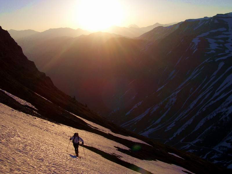 #2 Le col du Glandon : Moms irradié par un magnifique lever de soleil sur le col du Glandon. Le col du Glandon : Moms irradié par un magnifique lever de soleil sur le col du Glandon.