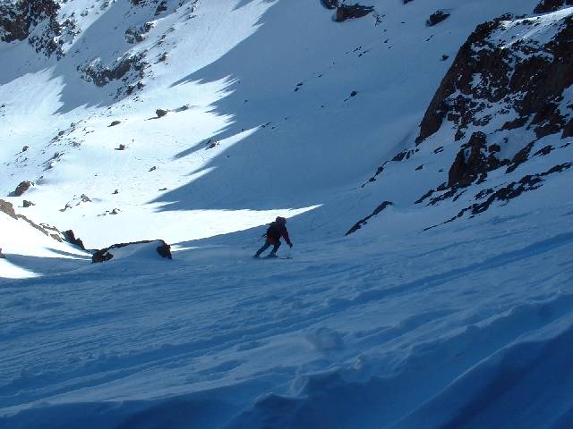#15 J-3 Descente de l J-3 Descente de l'Akioud : Christophe dans le couloir