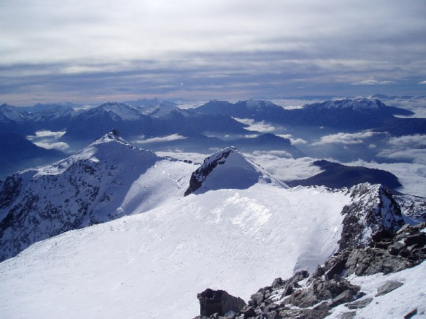 Le pic Blanc : Le pic Blanc, point d'arrivée des skieurs de la station et l'itinéraire proposé en aller retour par le col de la Pyramide