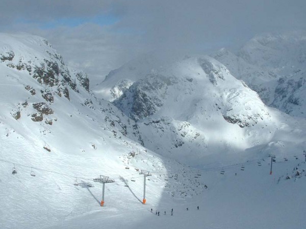 #2 Vue sur casse rousse et breche : Un apercu au sommet des pistes de croix de chamrousse sur casse rousse et la breche robert Vue sur casse rousse et breche : Un apercu au sommet des pistes de croix de chamrousse sur casse rousse et la breche robert