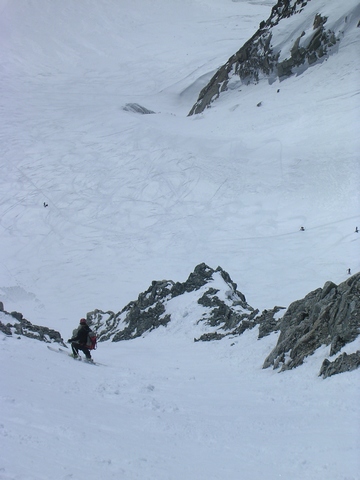 300 premiers mètres : Au-dessous de la zone de glace, avant l'étranglement