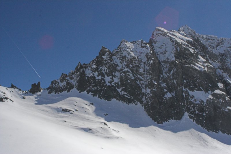 #7 Col de la Bessannèse : Le col de la Bessannèse, au fond à gauche. Col de la Bessannèse : Le col de la Bessannèse, au fond à gauche.