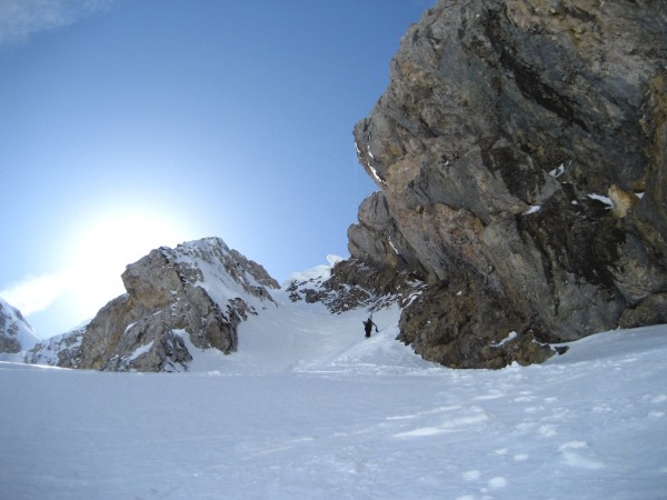 #8 Remonter : Il faut bien remonter pour skier le couloir sud-ouest maintenant juste à point ;-) Remonter : Il faut bien remonter pour skier le couloir sud-ouest maintenant juste à point ;-)