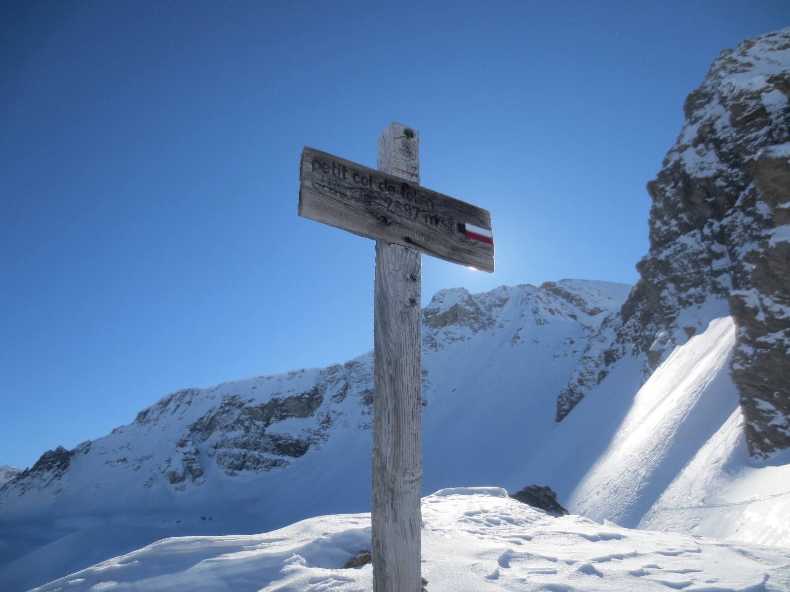 #6 Petit col de Talon, sur fond de Pelat et le couloir descendu Petit col de Talon, sur fond de Pelat et le couloir descendu