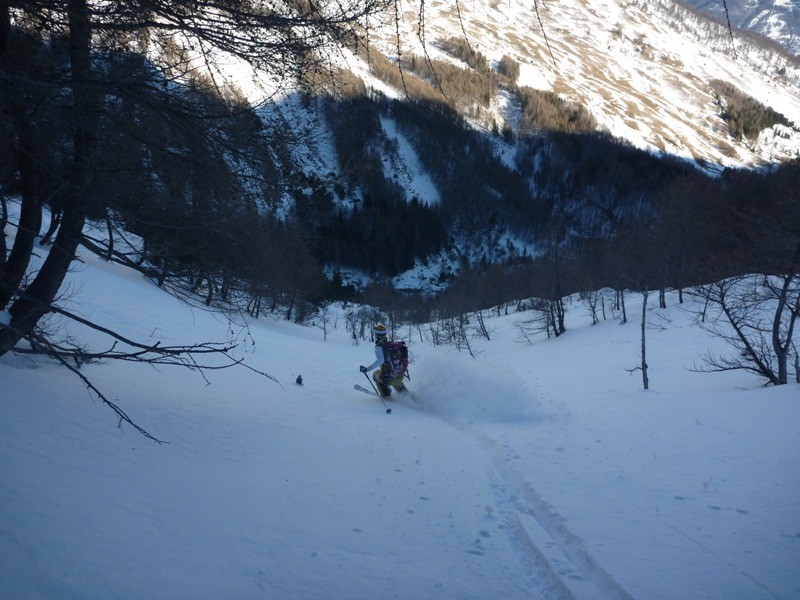 #14 Derniere virage dans cette neige ventee un peu piegeuse Derniere virage dans cette neige ventee un peu piegeuse