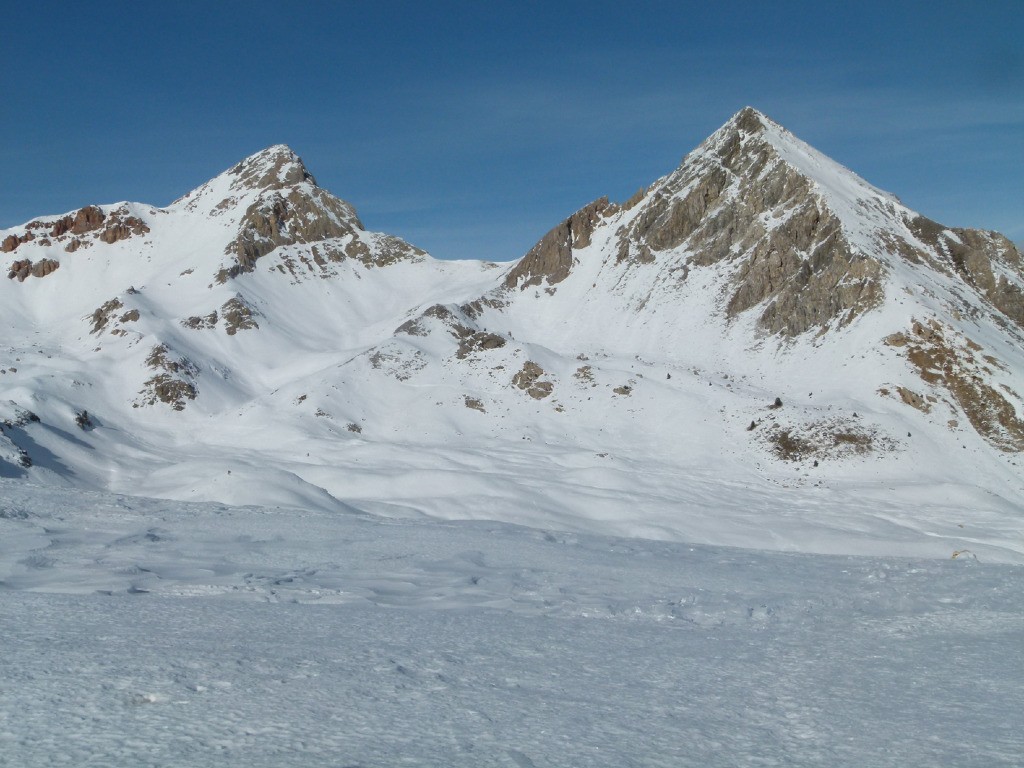 au col, hors pancarte, ça va mieux : vue sur le col des Peygus