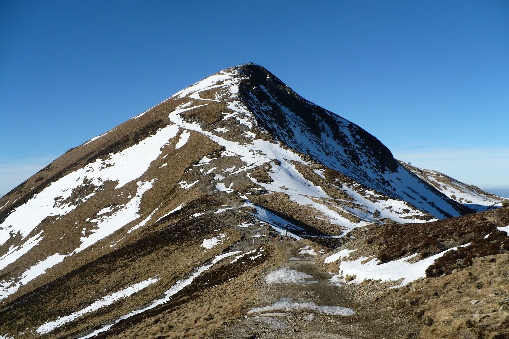 #2 Puy de Sancy, enneigement niveau mois de juin Puy de Sancy, enneigement niveau mois de juin