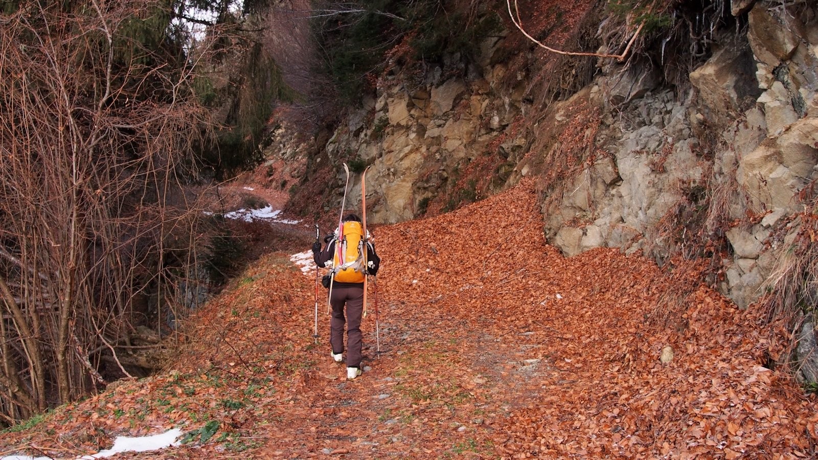 #1 5 petites minutes de portage au départ. 5 petites minutes de portage au départ.