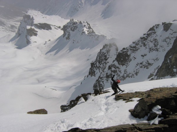 #6 Pic de la Grande Valloire : Philippe redescend du sommet pour rejoindre l Pic de la Grande Valloire : Philippe redescend du sommet pour rejoindre l'entrée de la face est.