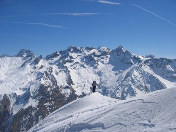 #2 Arête : Hé bien non, pas encore sortis d Arête : Hé bien non, pas encore sortis d'affaire...il reste un ressaut d'arête bien raidasse en neige louche...kikivoulait faire de l'alpi???