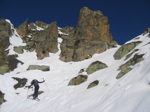 #1 Face sud Petarel : Superbe montée face sud au milieux des gendarmes rocheux...ça va se corser au dessus Face sud Petarel : Superbe montée face sud au milieux des gendarmes rocheux...ça va se corser au dessus
