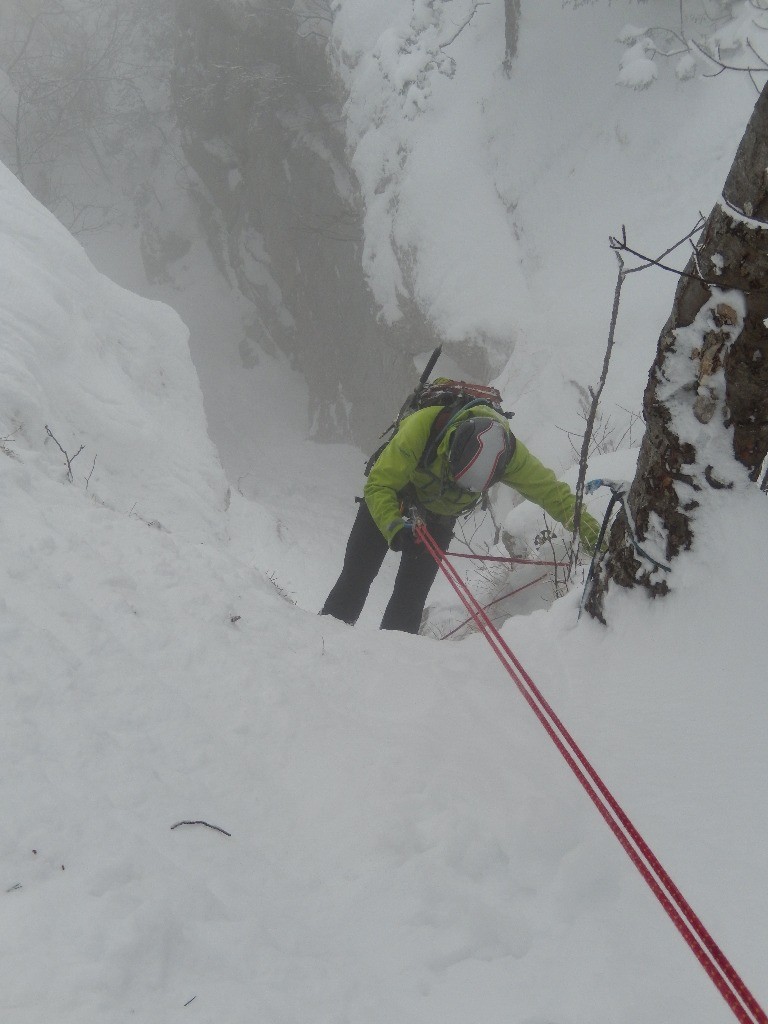 Descente en rappel du ressaut du sommet 