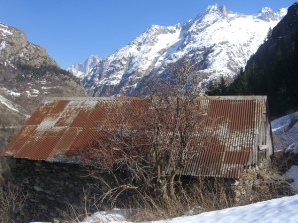 #3 Les chalets de la Gassaudrière : Bien belle c Les chalets de la Gassaudrière : Bien belle c'est petite habitation de montagne