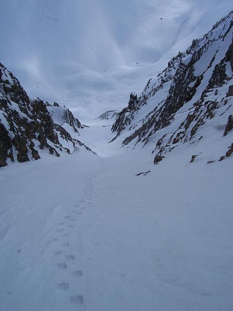 #3 Couloir : Le temps se couvre, haureusement il se découvrira pendant la descente.. Couloir : Le temps se couvre, haureusement il se découvrira pendant la descente..