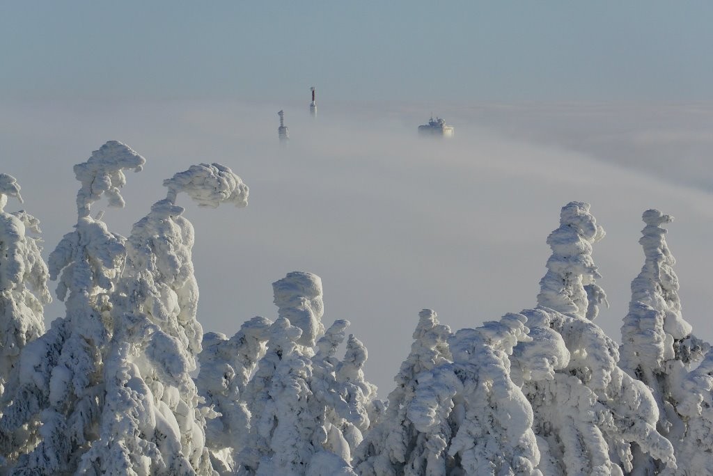 #9 Idem, avec les crêts: les 3 antennes dépassent tout juste Idem, avec les crêts: les 3 antennes dépassent tout juste