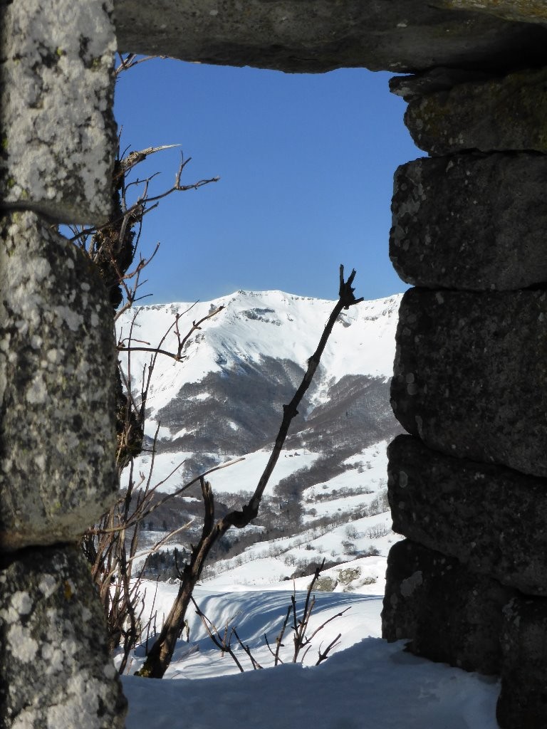 Fenêtre sur le Puy de Chavaroche