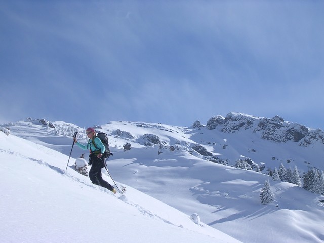 #1 roc de Tavaneuse : Anne dans la tranchée de neige roc de Tavaneuse : Anne dans la tranchée de neige