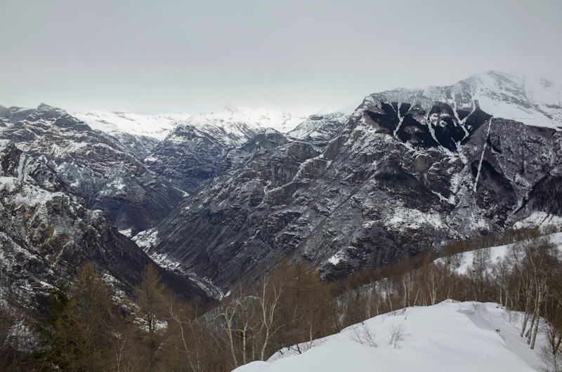 #7 Vue vers le Valle Verzasca  Nord : à gauche le Poncione d Vue vers le Valle Verzasca  Nord : à gauche le Poncione d'Alzasca