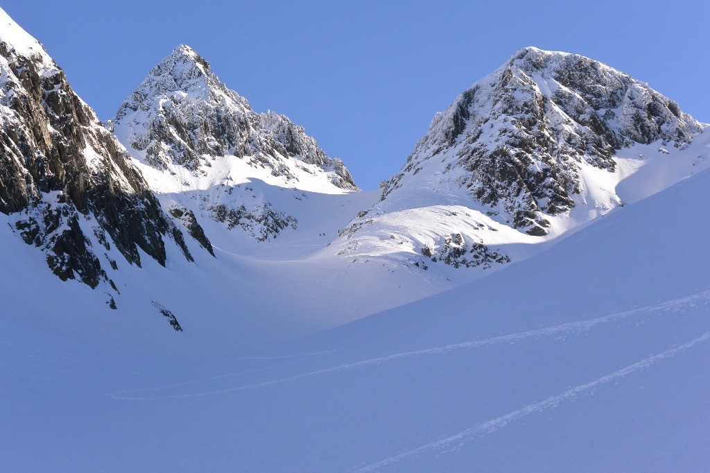 Ca trace vers les cols du Gleyzin.