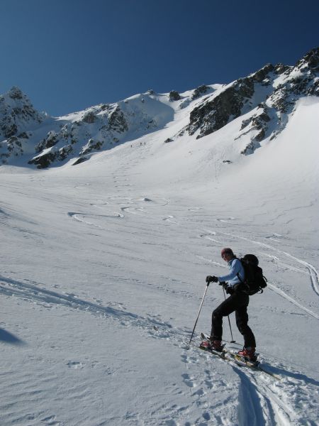#1 Couloir NE : Il est déjà tracé celui là ! Mais les 2 de gauche non ! Couloir NE : Il est déjà tracé celui là ! Mais les 2 de gauche non !