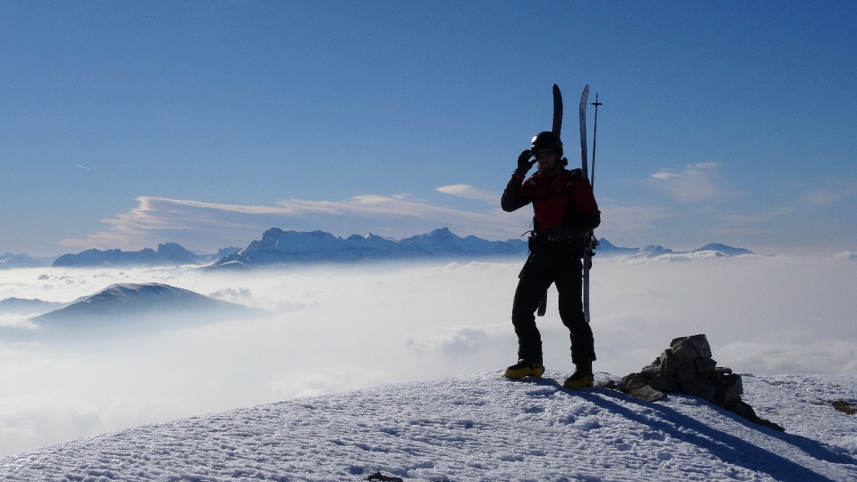 Summit sur fond de Devoluy