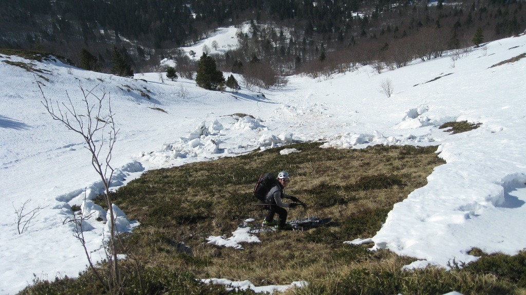 C'est plaqué alors on fait du ski sur herbe