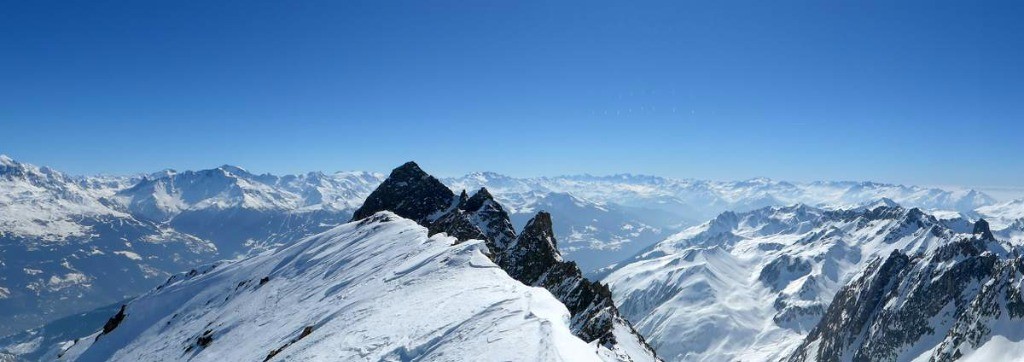 Pano vers le S depuis Combe Neuve avec le Roignais