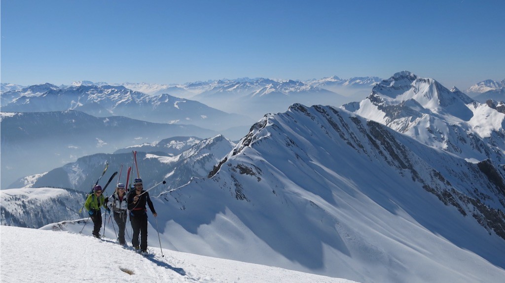 La pointe de Mandallaz, devant le Charvin