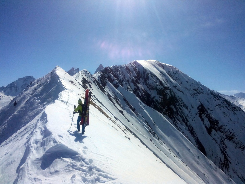 2 paires de ski, comme ça tu choisis