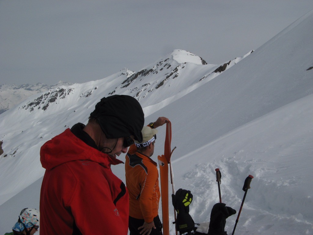 #7 Pic de Ségure vue depuis le col sans nom 2827m et une partie du groupe CAF Pic de Ségure vue depuis le col sans nom 2827m et une partie du groupe CAF