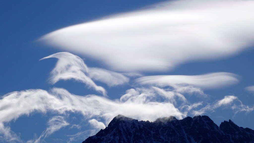 #4 nuages... et Etendard nuages... et Etendard