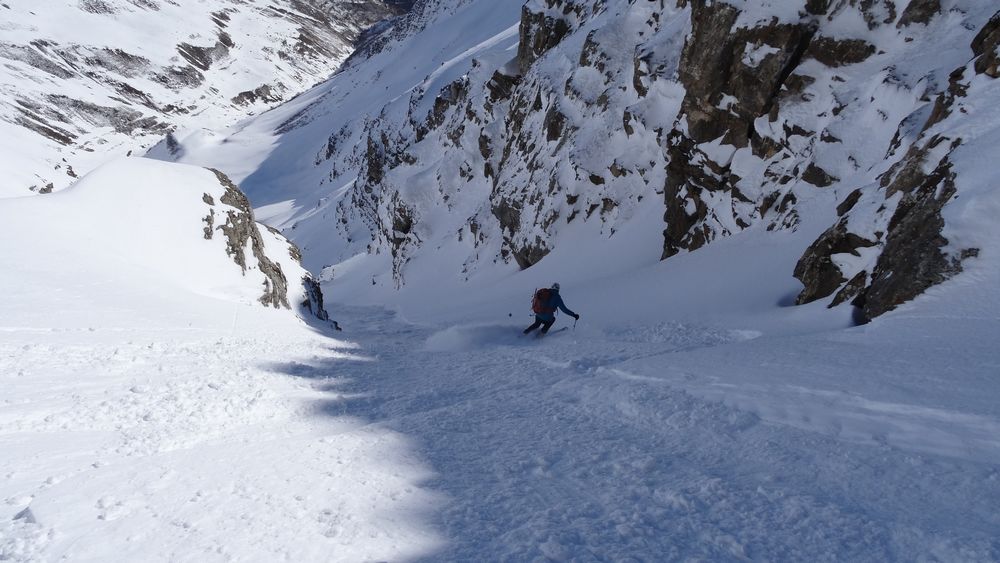 Friz dans cet interminable couloir