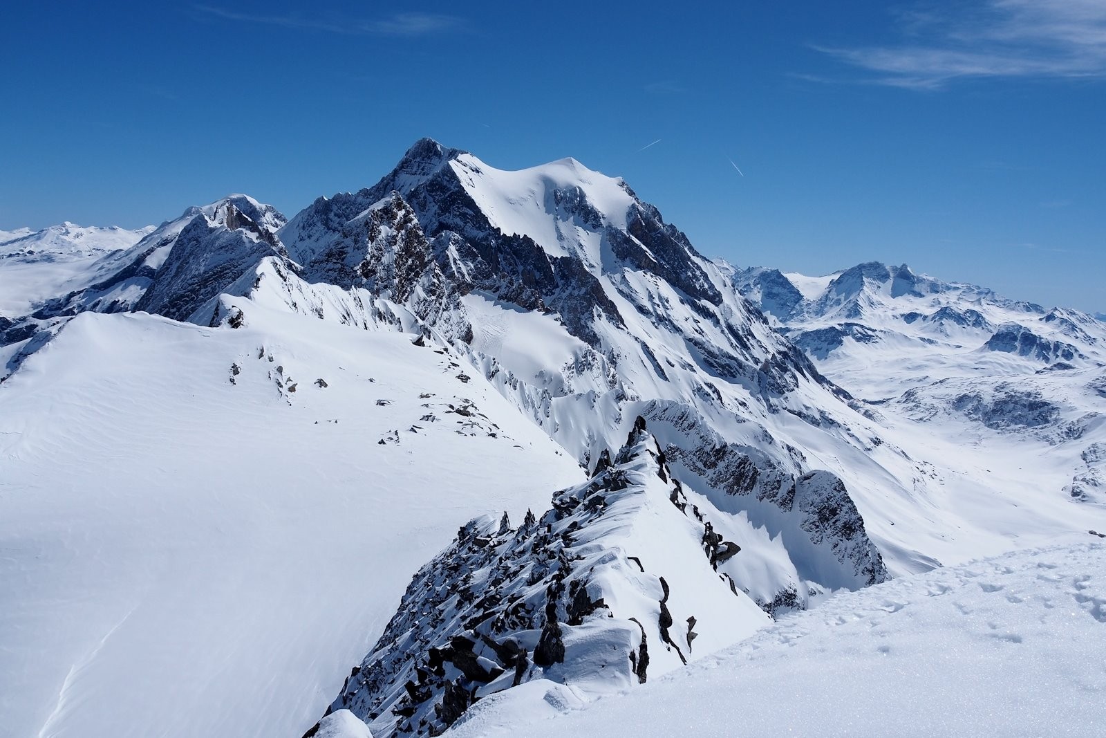 Du sommet 3260 m, vue vers l'est.