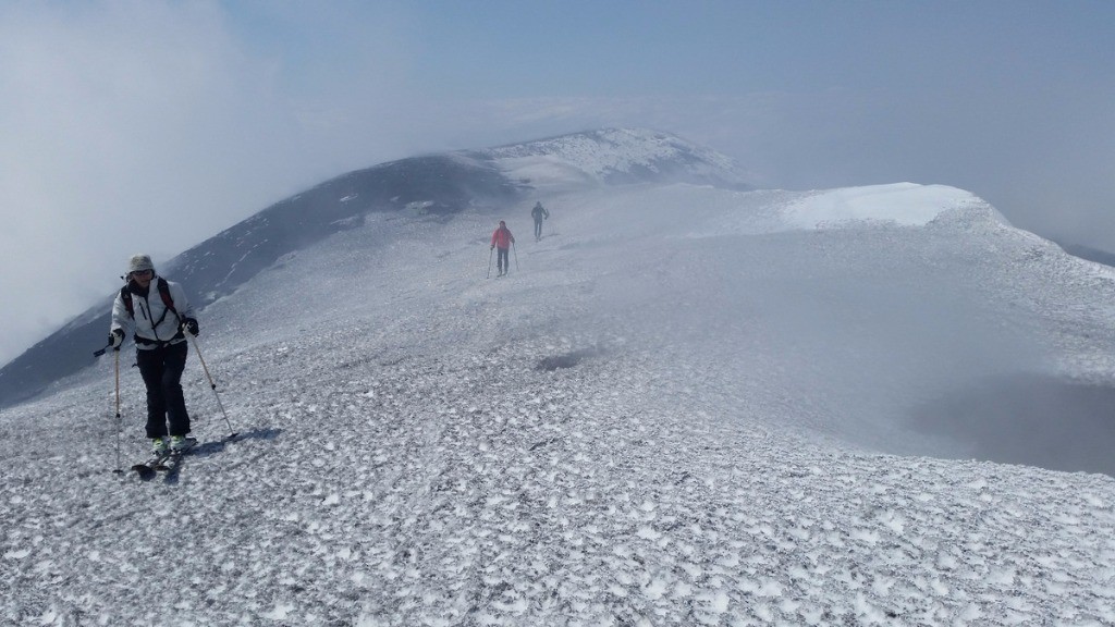 #10 Sur une neige cendrée Sur une neige cendrée