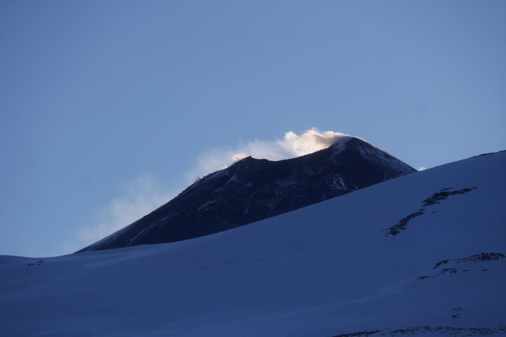 #21 Le cratère Sud Est vu depuis Citelli, un beau cône Le cratère Sud Est vu depuis Citelli, un beau cône