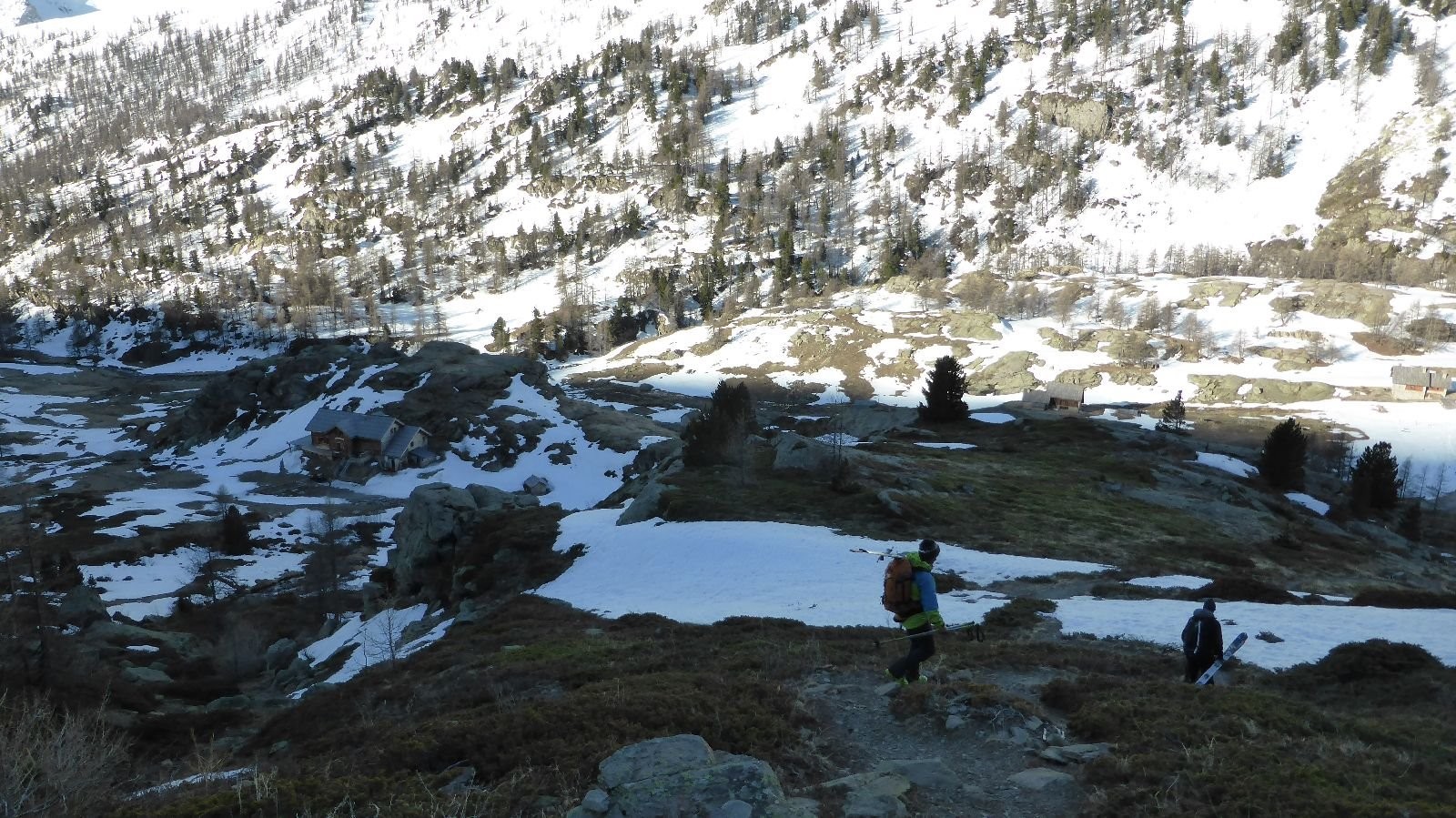 #48 Un court portage dans le vallon de la Cula Un court portage dans le vallon de la Cula
