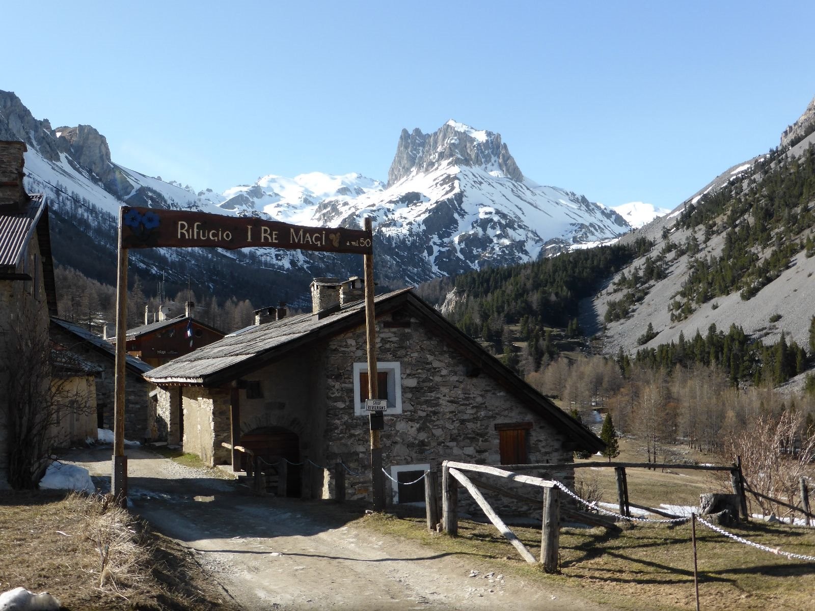 #24 Les Granges de la Vallée Etroite Les Granges de la Vallée Etroite