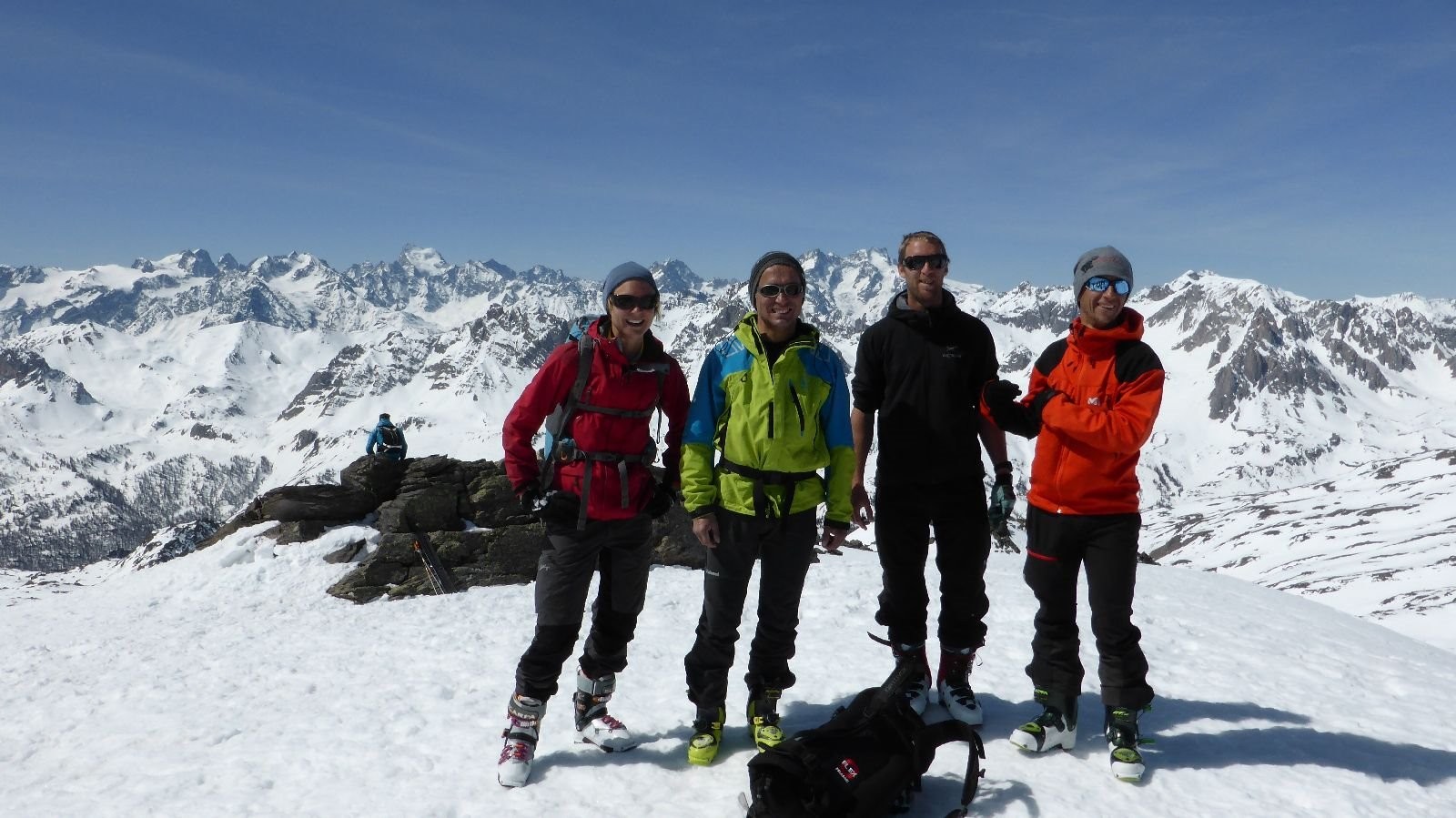 #40 Tous satisfaits Tous satisfaits